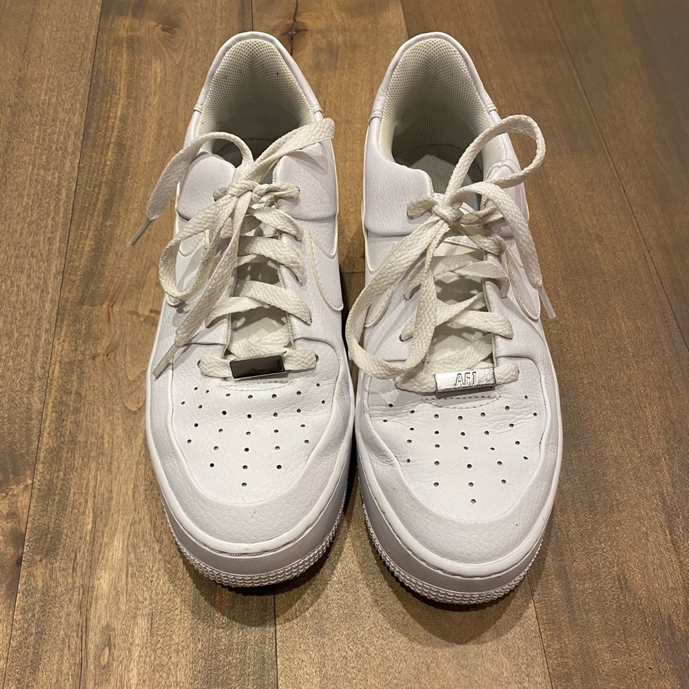 NIKE WHITE SAGE LOW